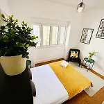 Luxury Lisbon City Centre Rooms Хостел *